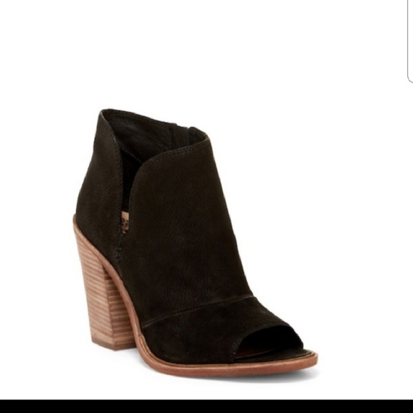 Vince Camuto Shoes - Vince Camuto Katleen Black Leather Booties Sz 10